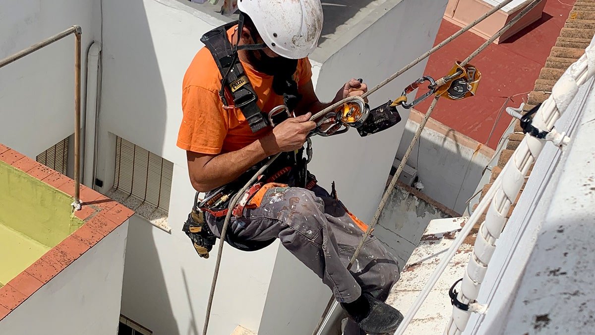 Trabajos verticales en Madrid - Tejados Halcón